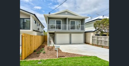 FULLY FURNISHED, DESIGNER STUDIO APARTMENT – BILLS INCLUDED! - Photo 4