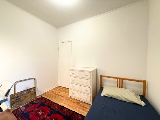 Appartement spacieux 4?½ avec 1 chambre + bureau à Verdun. - Photo 1