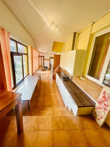 Casa de inchiriat- 4 camere, Teren 551 mp Cristian 800 Euro - Fotografie 5