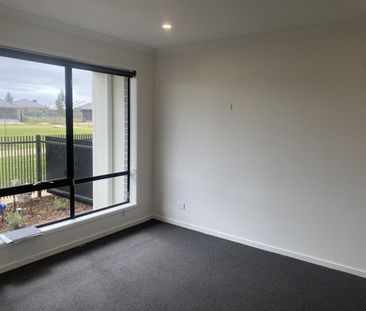 14 ANTRIM WALK, Strathtulloh, Vic 3338 - Photo 2