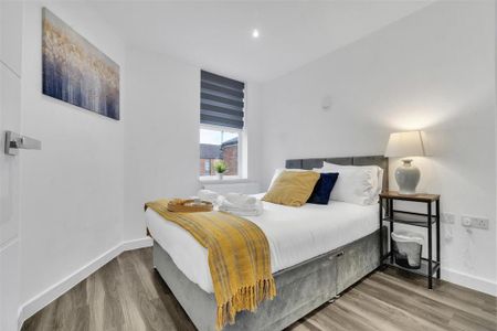 3 bedroom flat to rent - Photo 3