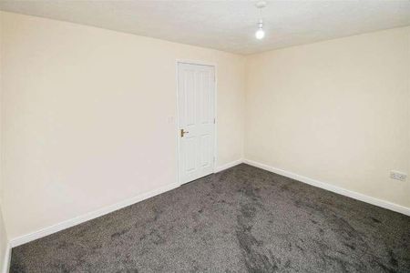 Dewfield Close, Bierley, Bradford, BD4 - Photo 2
