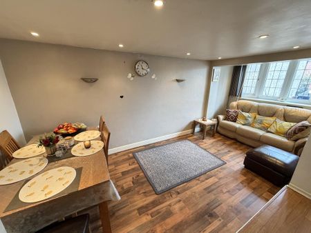 4 bedroom detached house to rent - Photo 5