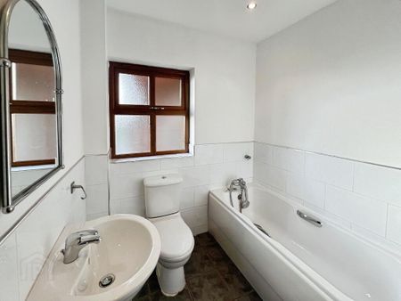 8 Keightley Court, Hillsborough Road, Lisburn, BT28 1BA - Photo 2
