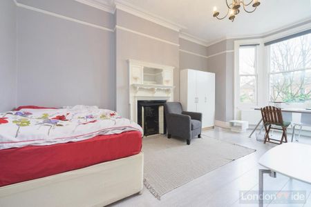 Studio to rent - Photo 3