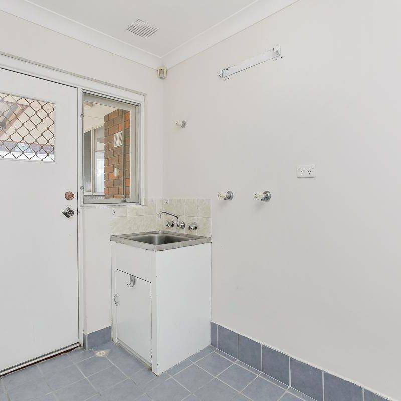 Spacious Family Home in a Quiet, Convenient Hamersley Location - Photo 1