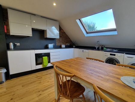 2 Bed Flat, Melville Road, BN3 - Photo 3