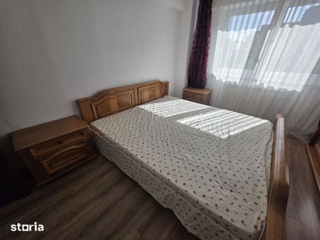 Inchiriez 3 camere decomandat Grivitei pet friendly cu parcare - Photo 2