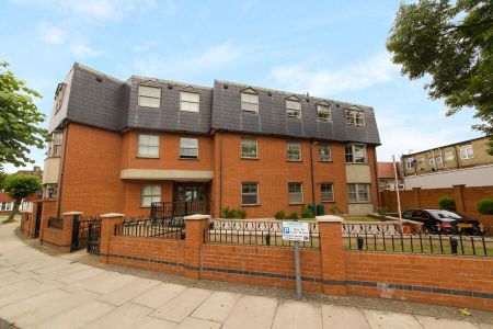 3 Bedroom Flat To Let - Photo 4