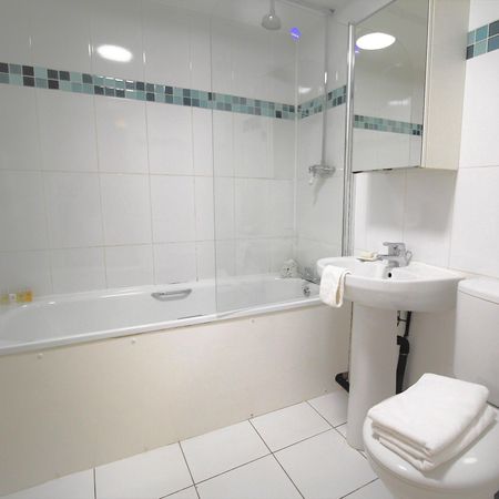 Basement Flat, 53 Clarendon Road, LS2 9NZ, Leeds - Photo 5