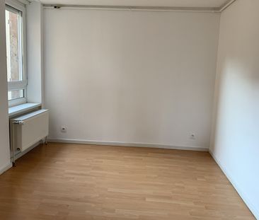 Location Appartement 3 pièces 60m² SARREGUEMINES 57200 - Photo 2