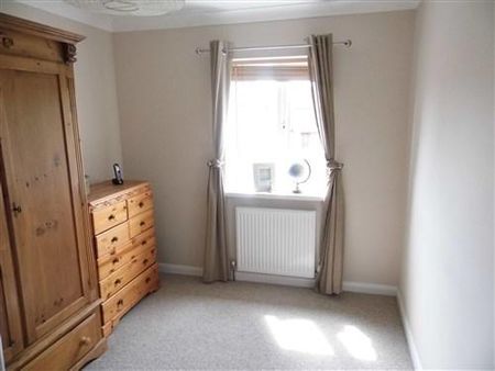 2 bedroom semi-detached house to rent - Photo 3