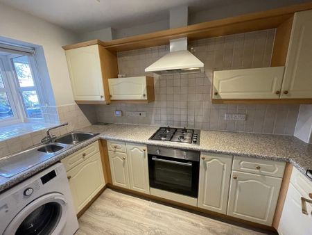 2 bedroom semi-detached house to rent - Photo 5