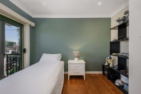 Charming 3 Bed 2 Bath Double Storey Family Home in Riverwood ! ! ! - Photo 4