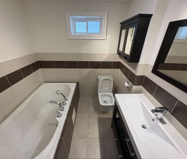 For Lease - 47 RAYSIDE Drive Unit# Bsmt, Toronto, Ontario - Photo 5