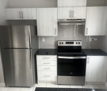 For Lease - 230 Prince William Way, Barrie, Ontario - Photo 2