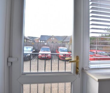 1 bedroom ground floor flat to rent - Photo 3