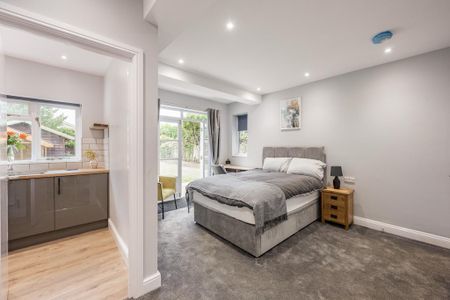 Studio to rent - Photo 2