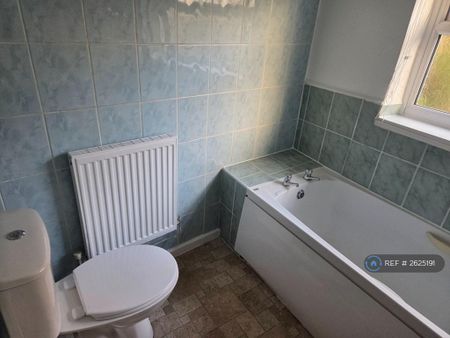 2 bedroom maisonette to rent - Photo 3