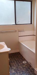 Modern 2-Bedroom Unit in North Parramatta - Photo 4