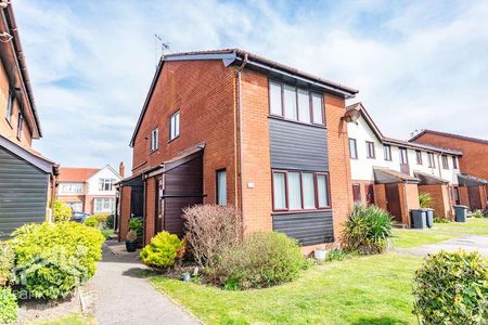 St Davids Grove, Lytham St Annes, Lancashire, FY8 - Photo 3