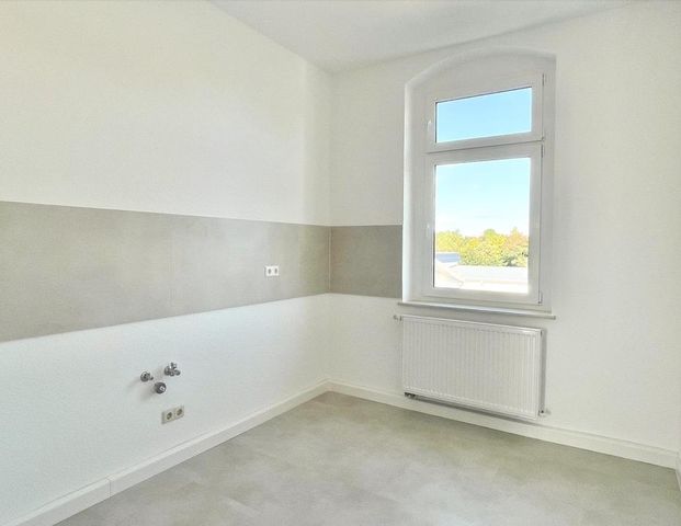 Moderne 3-Zi.-Wohnung mit neuem Tageslichtbad, Eichenparkett im Wohnzimmer sowie opt. Stellplatz - Foto 1