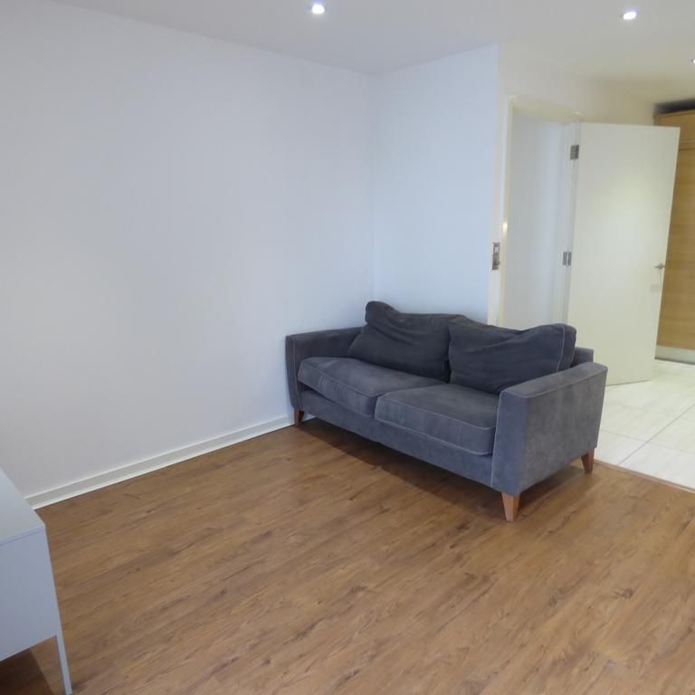 1 bedroom flat to rent - Photo 1
