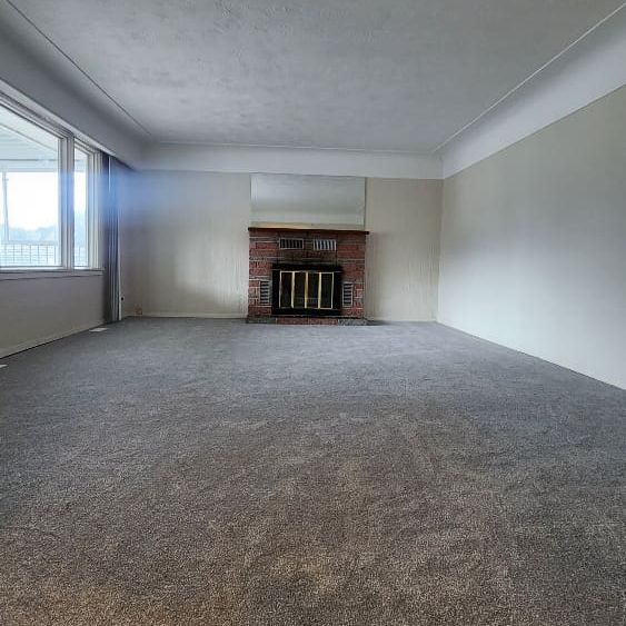 Kamloops: 5 bd, 2 bath with in law suite - Photo 1