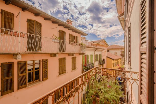 Apartment in the heart of the historic center of Arona - Photo 1