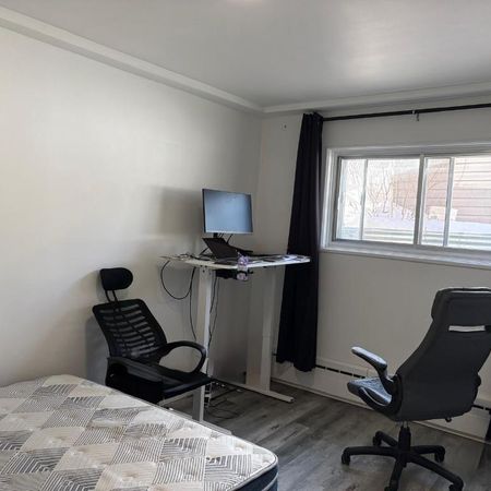 4 1/2 chauffé à louer à Montréal (Nouveau Rosemont) - Photo 3