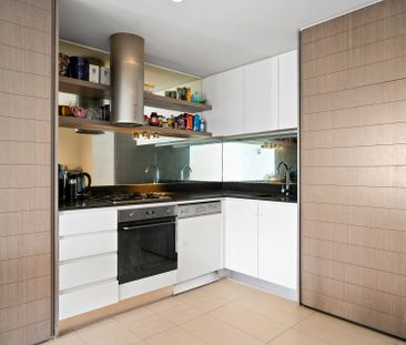Luxury Living! - Photo 2