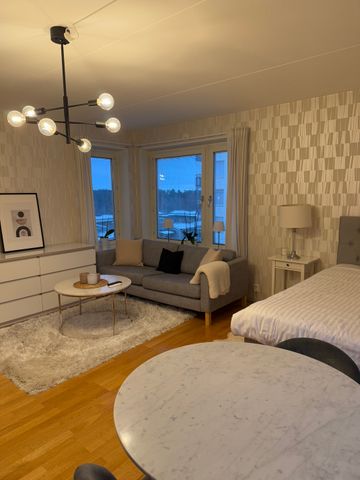 Gräsholmsvägen, Skärholmen - Photo 2