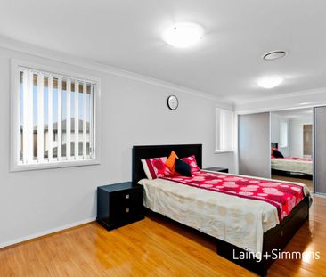 Modern four-bedroom home in convenient location - Photo 2