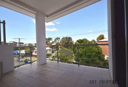 Come Home to Something Special at This Apartment. Unbeatable Location - Walk to Transport and Shops - Photo 3