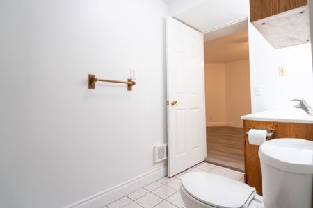 For Lease - 1618 Major Oaks Road, Pickering, Ontario - Photo 5