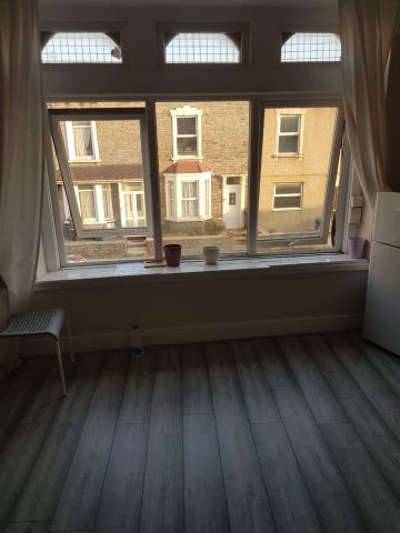 Room in a Shared Flat, Two Mile Hill Road, BS15 - Photo 2