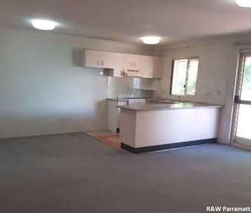 Neat 2 Bedroom Apartment In Desirable Location - Photo 4