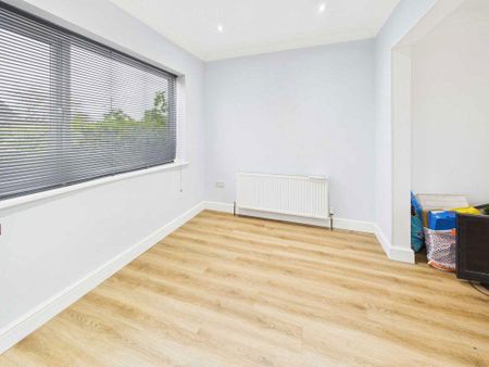 2 bedroom semi-detached house to rent - Photo 4