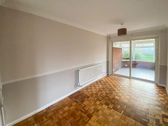 3 bedroom end of terrace house to rent - Photo 1