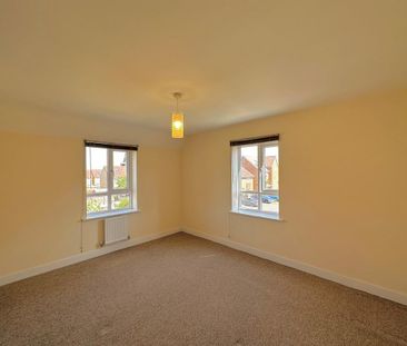 4 bedroom semi-detached house to rent - Photo 2