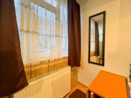 Apartament cu 1 camera, decomandat, zona Tatarasi - Photo 5