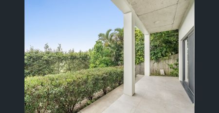 STYLISH LOWER FLOOR UNIT - Photo 4