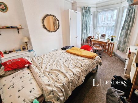 4 bedroom house to rent Queens Park Road, Brighton, East Sussex, BN2 - Photo 5