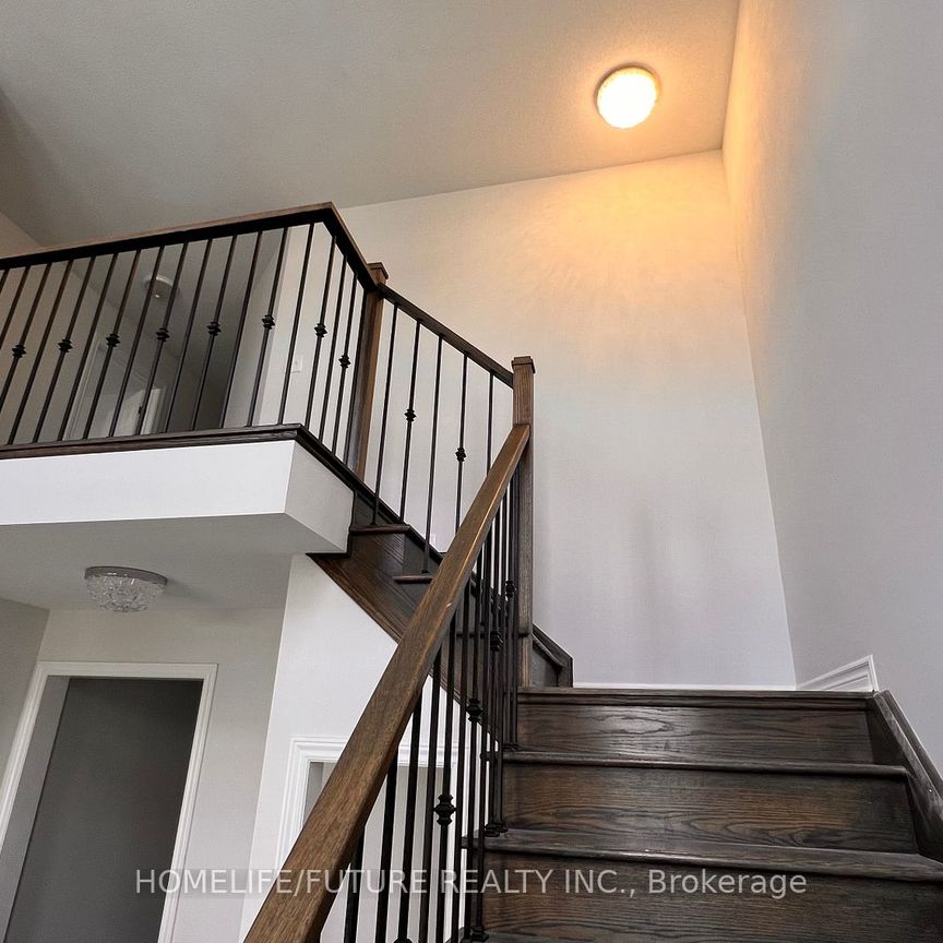 Detached Home For Lease | E8121618 - Photo 1