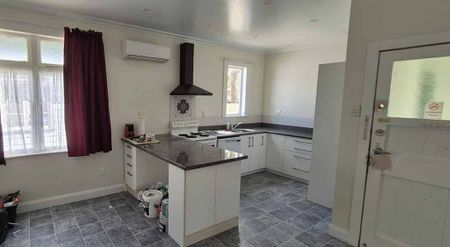 3 Bedroom home, close to town, off street parking - Photo 3