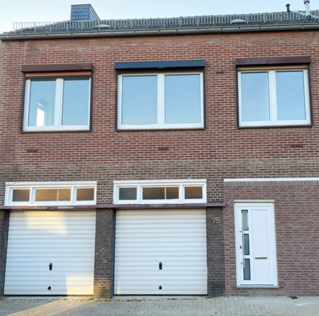 TE HUUR: 6464AM KERKRADE, Kloosterbosstraat 75 appartement met garage - Foto 2