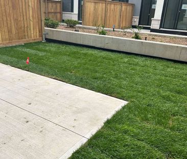 For Lease - 3020 Trailside Dr Drive, Oakville, Ontario - Photo 3