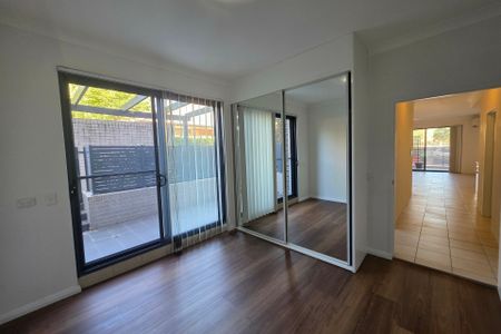 Available 8 February - Photo 4