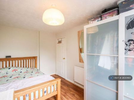 3 bedroom terraced house to rent - Photo 4