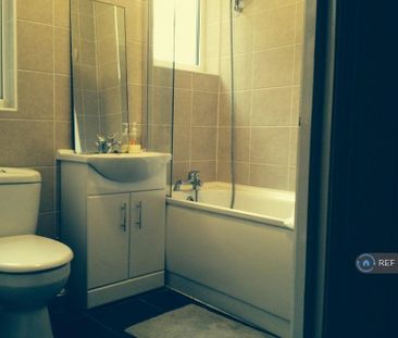 Studio to rent - Photo 6